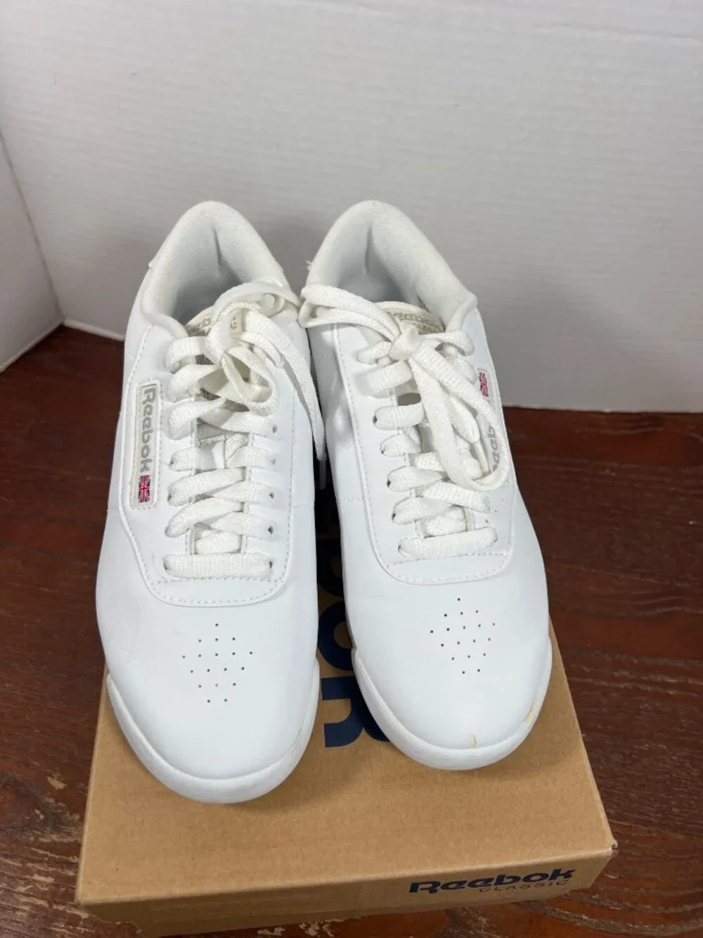 Reebok Womens Princess Classic White Sneakers Size 6.5